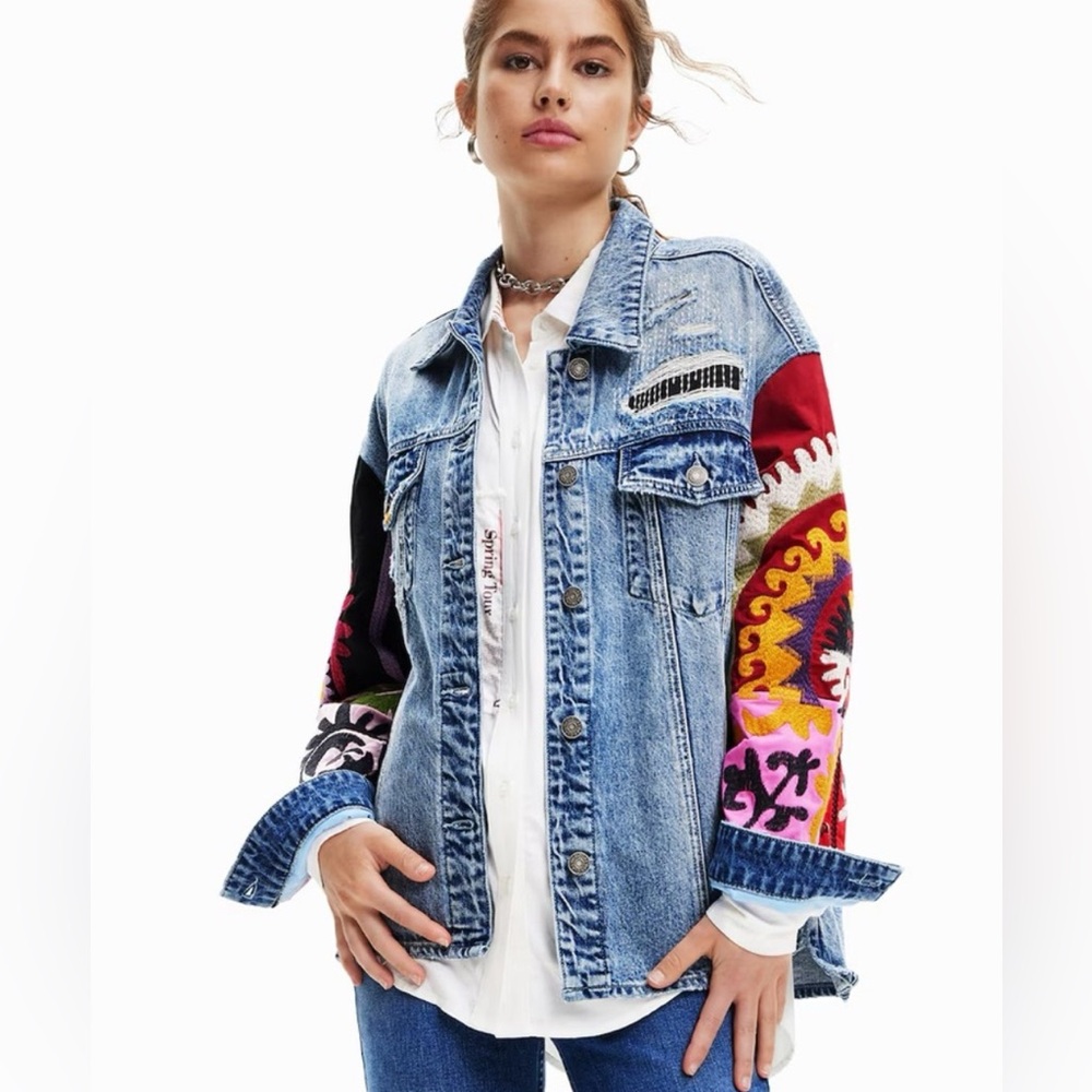 Never worn Desigual denim jacket w/ patchwork arms